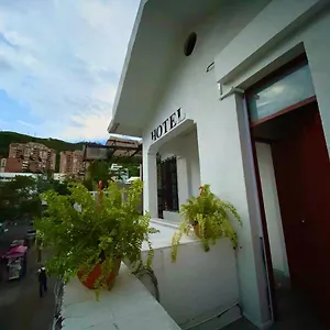 Glam 2*, Cali Colombia